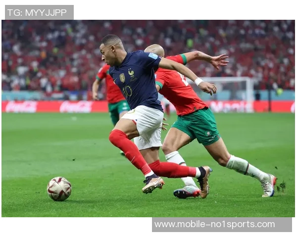 足球之夜与天下足球的精彩对决展现全球足球魅力与激情的完美结合 足球之夜与天下足球的精彩对决展现全球足球魅力与激情的完美结合