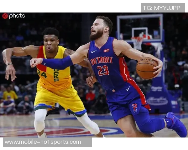 足球定位球战术解析与应用技巧提升球队进攻效率的关键因素 足球定位球战术解析与应用技巧提升球队进攻效率的关键因素