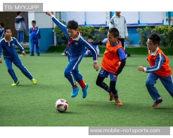 足球大课间音乐带来的快乐与团结促进校园文化建设的探索与思考 足球大课间音乐带来的快乐与团结促进校园文化建设的探索与思考